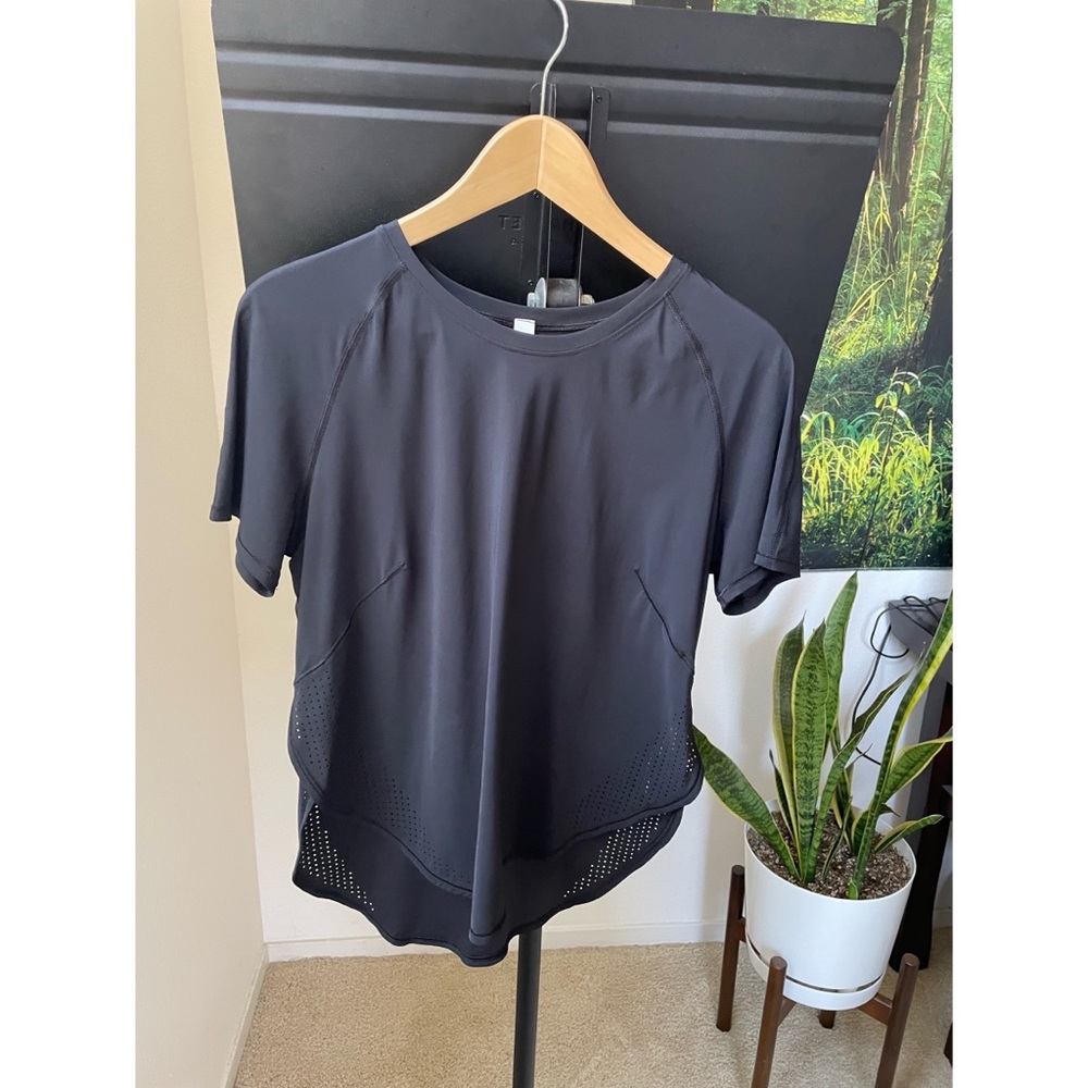 Lululemon UVP Run Short Sleeve Shirt